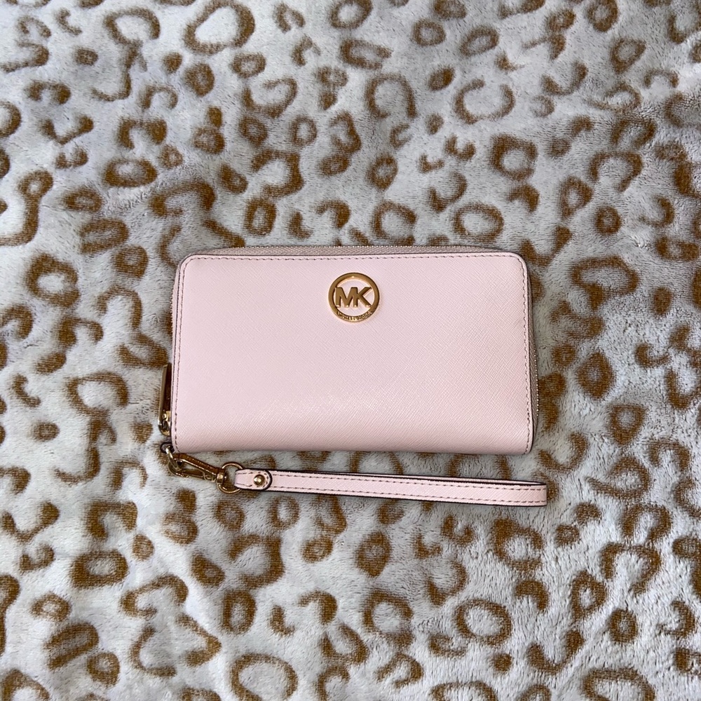 Pastel pink Michael Kors wristlet